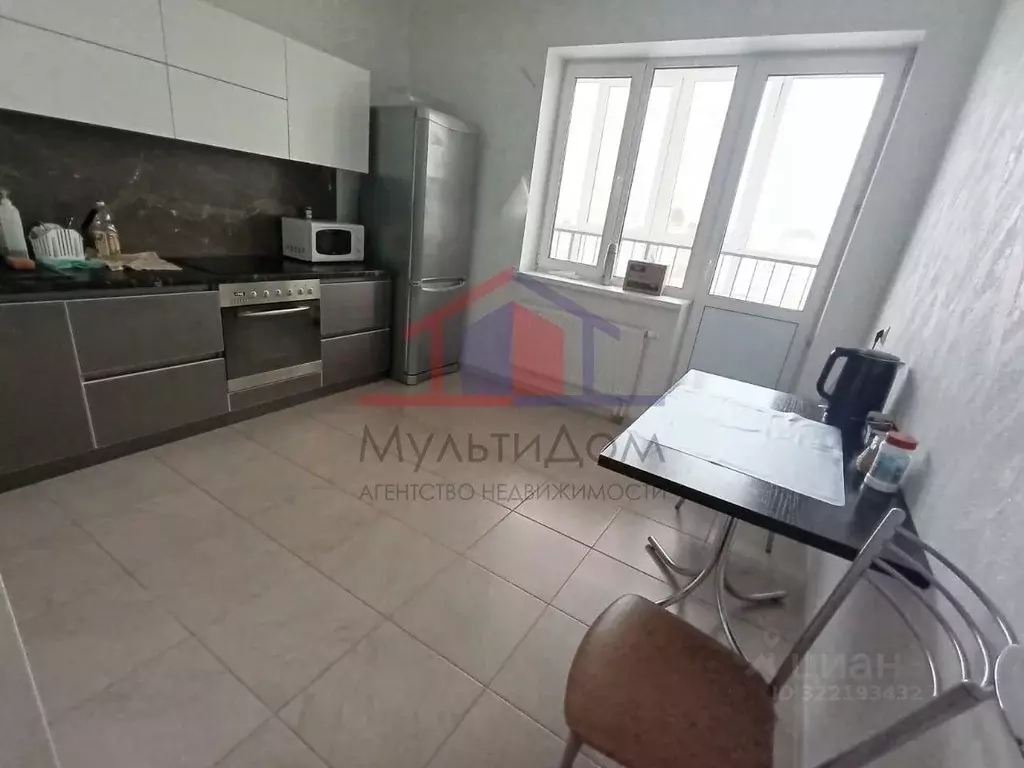 2-к кв. Белгородская область, Старый Оскол Степной мкр, 33Б (63.0 м) - Фото 1