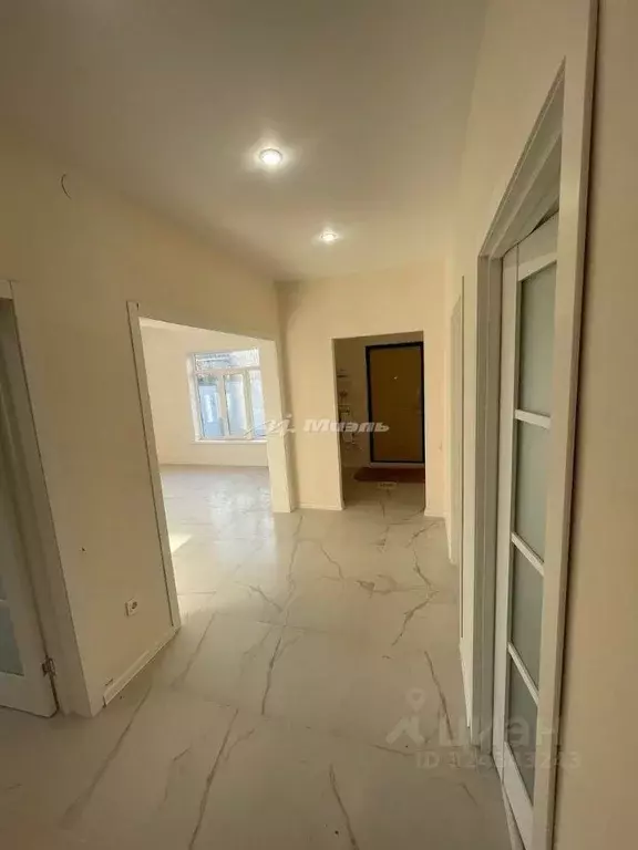 Дом в Крым, Симферопольский район, Гвардейское с/пос, с. Новый Сад ул. ... - Фото 1