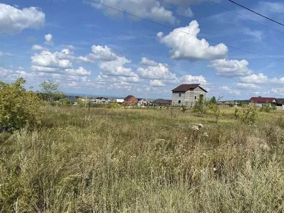 Участок в Самарская область, Красноярский район, Новосемейкино ... - Фото 0