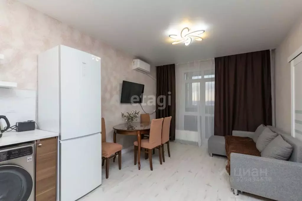 1-к кв. Тюменская область, Тюмень ул. Тимофея Чаркова, 79к2 (35.7 м) - Фото 1