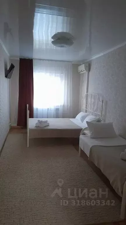 2-к кв. Краснодарский край, Ейск ул. Гоголя, 4 (56.0 м) - Фото 0