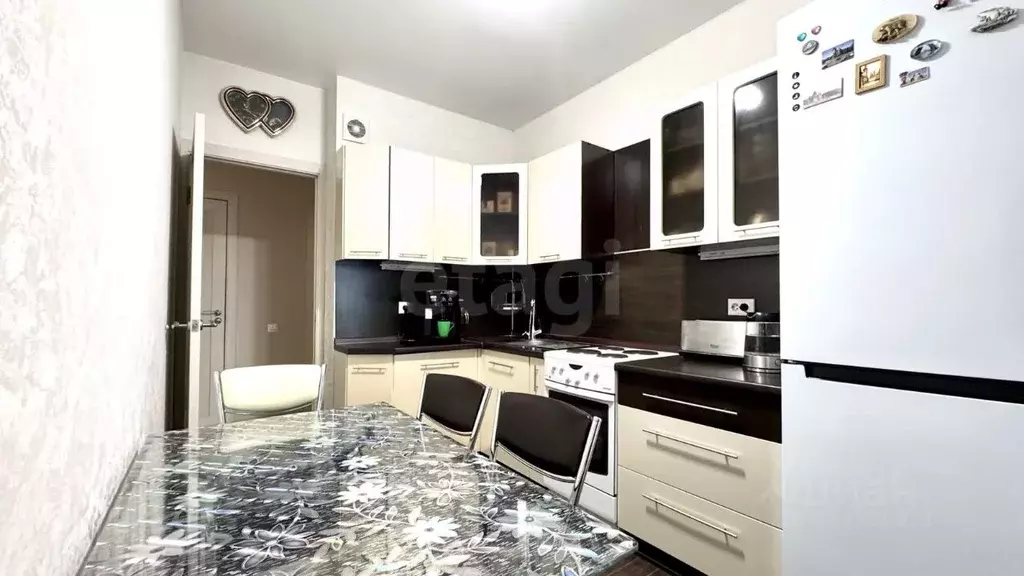 2-к кв. Тюменская область, Тюмень ул. Муравленко, 9 (53.9 м) - Фото 1