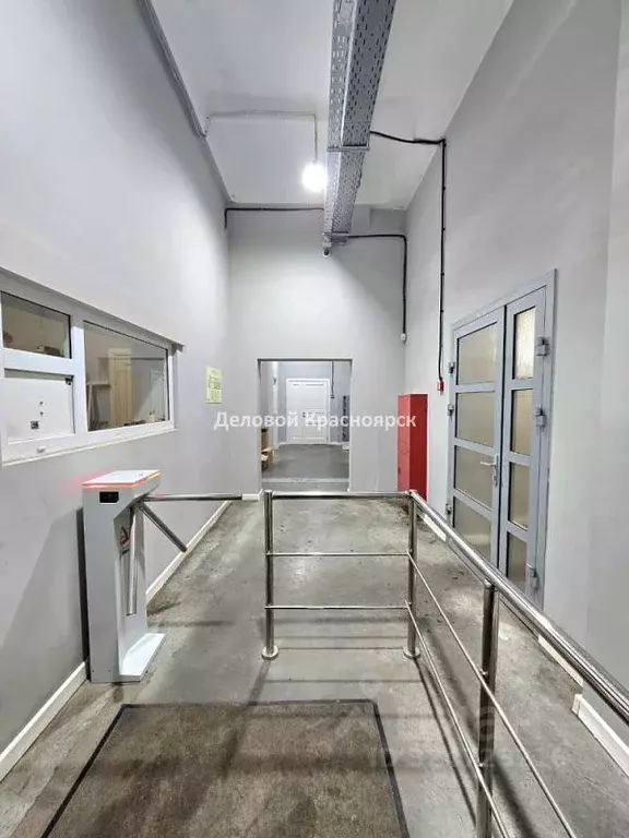 Офис в Красноярский край, Красноярск ул. Ады Лебедевой, 152 (300 м) - Фото 1