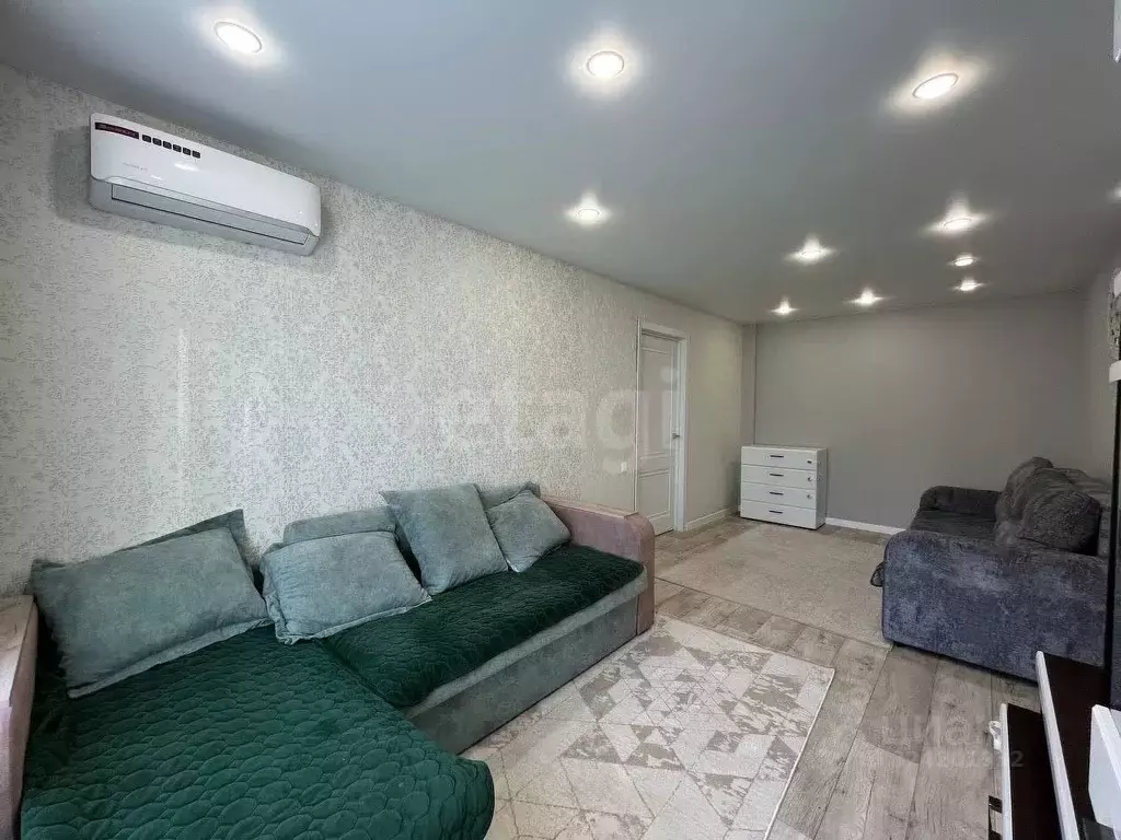 2-к кв. Татарстан, Казань ул. Чингиза Айтматова, 5 (56.3 м) - Фото 1