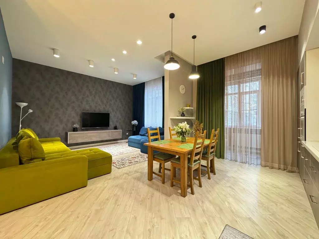 4-к кв. Кабардино-Балкария, Нальчик ул. Чернышевского (135.0 м) - Фото 1