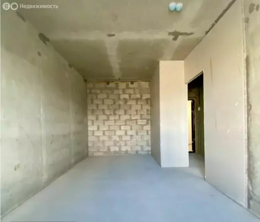 1-комнатная квартира: Цемдолина, улица Ф.Я. Бурсака, 82 (35 м) - Фото 1