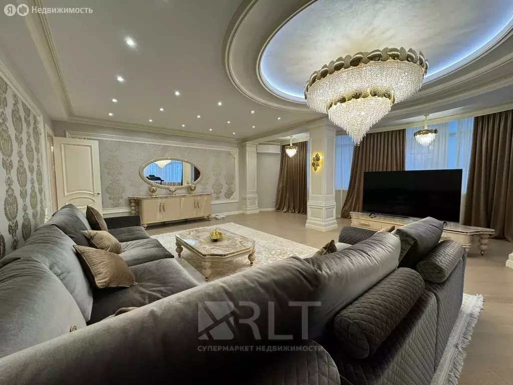 4-комнатная квартира: Махачкала, улица Каримова, 16А (187 м) - Фото 2