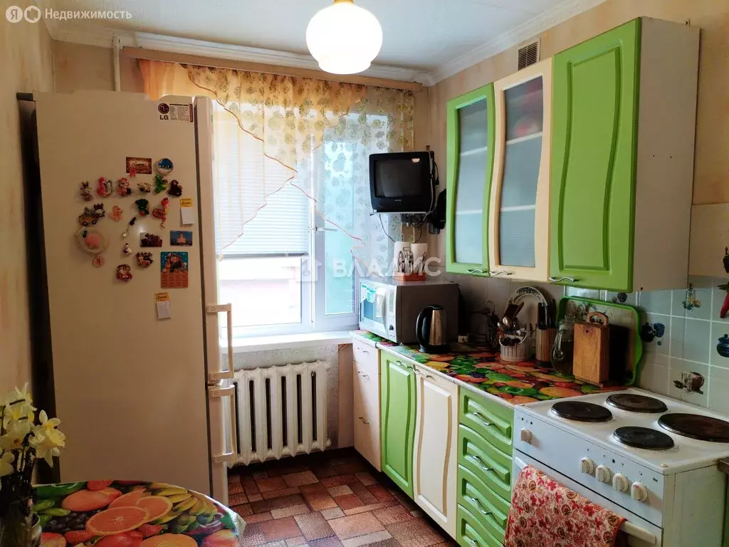 3-комнатная квартира: Тобольск, 6-й микрорайон, 19 (60 м) - Фото 0