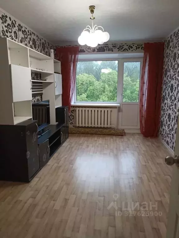 2-к кв. Смоленская область, Ярцево ул. Максима Горького, 28К2 (40.7 м) - Фото 0