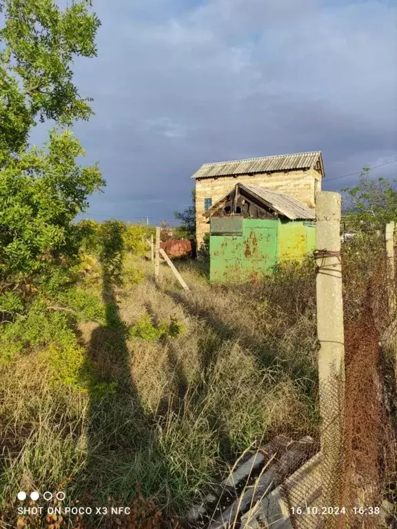 Участок в Крым, Сакский район, Штормовское с/пос, с. Крыловка ул. Мира ... - Фото 0