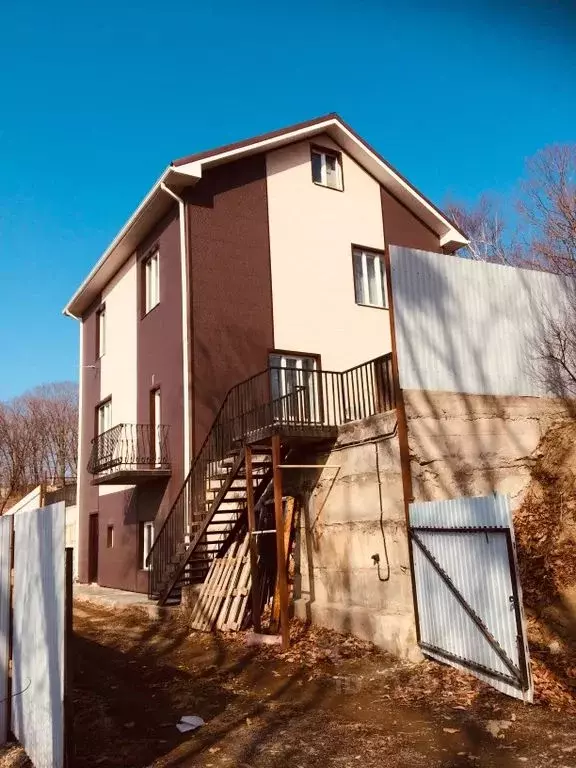 Дом в Приморский край, Большой Камень Уссурийская ул., 56А (145 м) - Фото 1