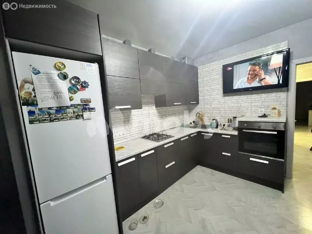 1-комнатная квартира: Калининград, улица Виктора Денисова, 18 (40 м) - Фото 1