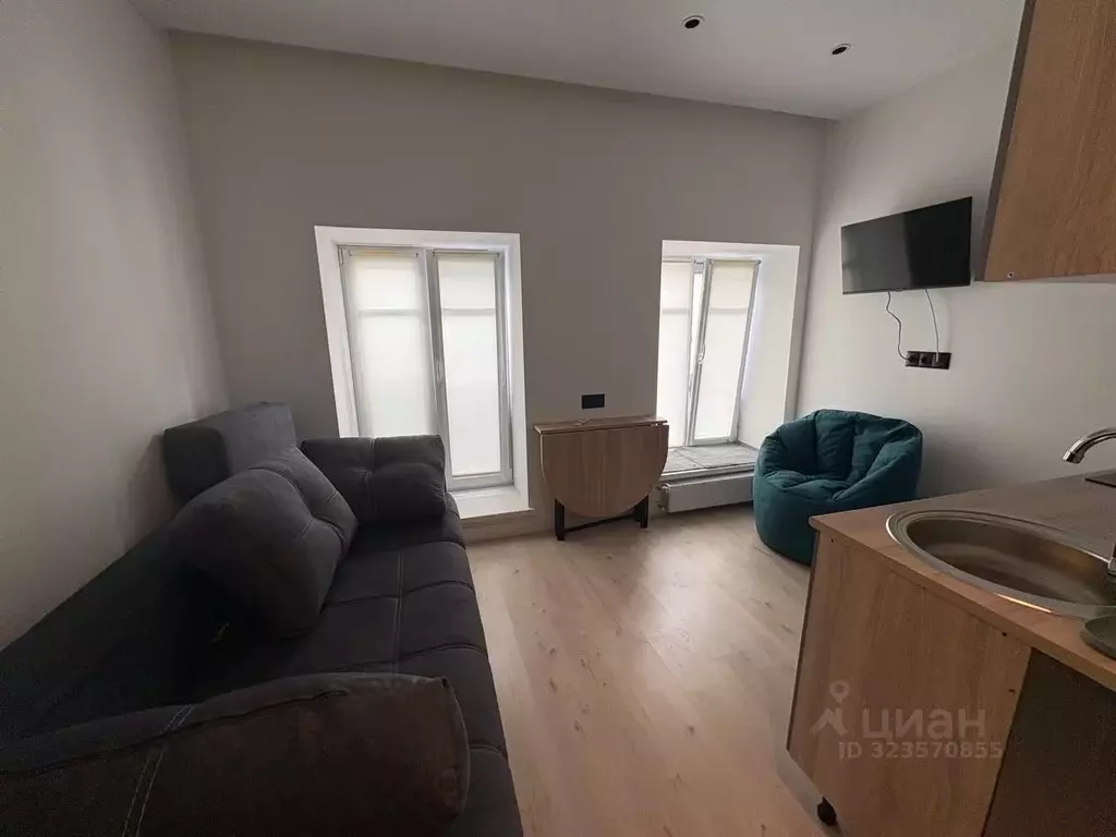 Студия Санкт-Петербург 4-я Васильевского острова линия, 51 (17.0 м) - Фото 0