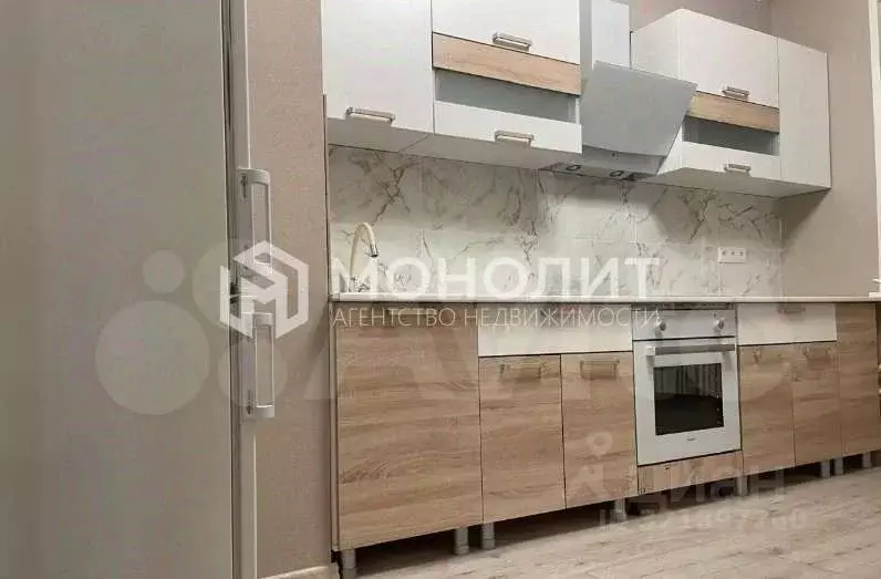 3-к кв. Белгородская область, Старый Оскол Интернациональный мкр, 29 ... - Фото 0