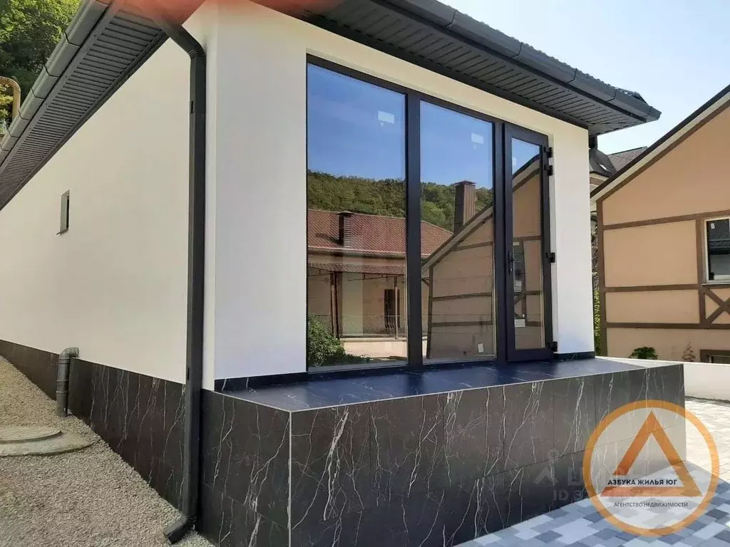 Дом в Краснодарский край, Туапсе ул. Кириченко, 89 (50 м) - Фото 0