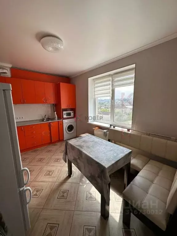1-к кв. Крым, Симферополь ул. Бастионная, 3А (47.0 м) - Фото 0