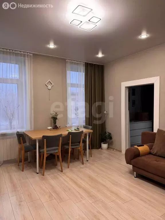 3-комнатная квартира: Челябинск, улица Сталеваров, 15 (73.4 м) - Фото 1