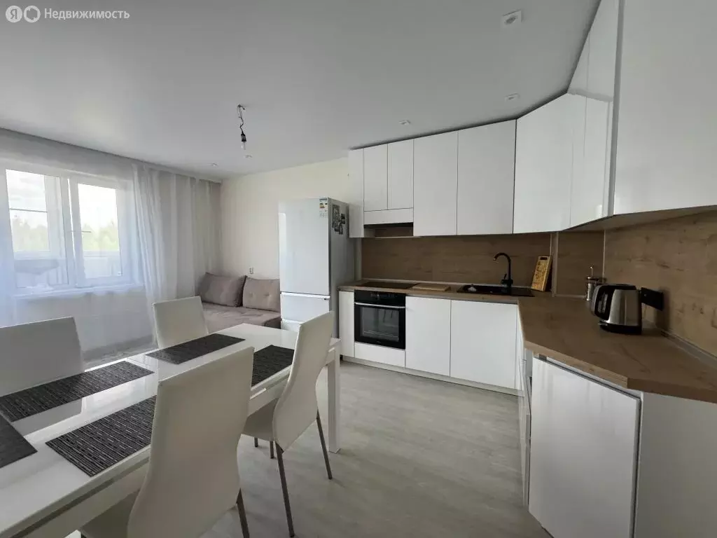 3-комнатная квартира: Нижний Новгород, улица Бориса Видяева, 9 (81 м) - Фото 0