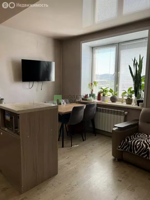 3-комнатная квартира: Чита, улица Генерала Белика, 5 (63 м) - Фото 0