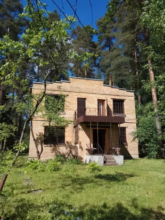 Дом в Ленинградская область, Гатчинский район, Вырица городской ... - Фото 0