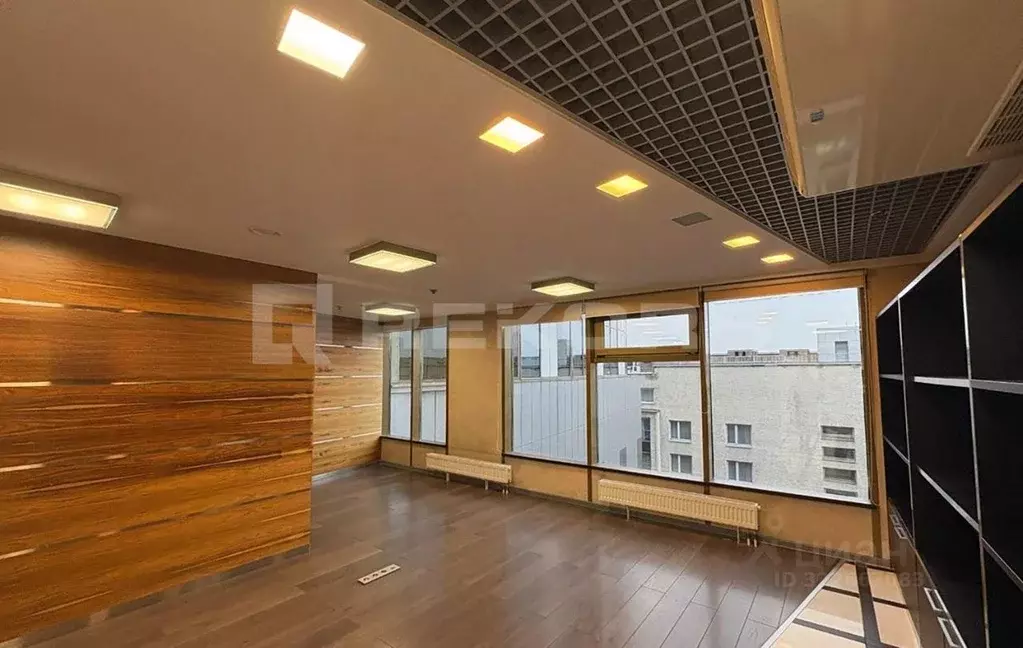 Офис в Санкт-Петербург пл. Александра Невского, 2Е (71 м) - Фото 0