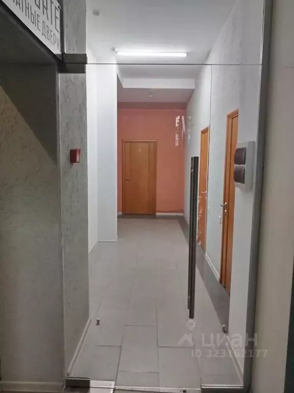 Офис в Саратовская область, Саратов ул. Имени И.С. Кутякова, 13А (12 ... - Фото 2