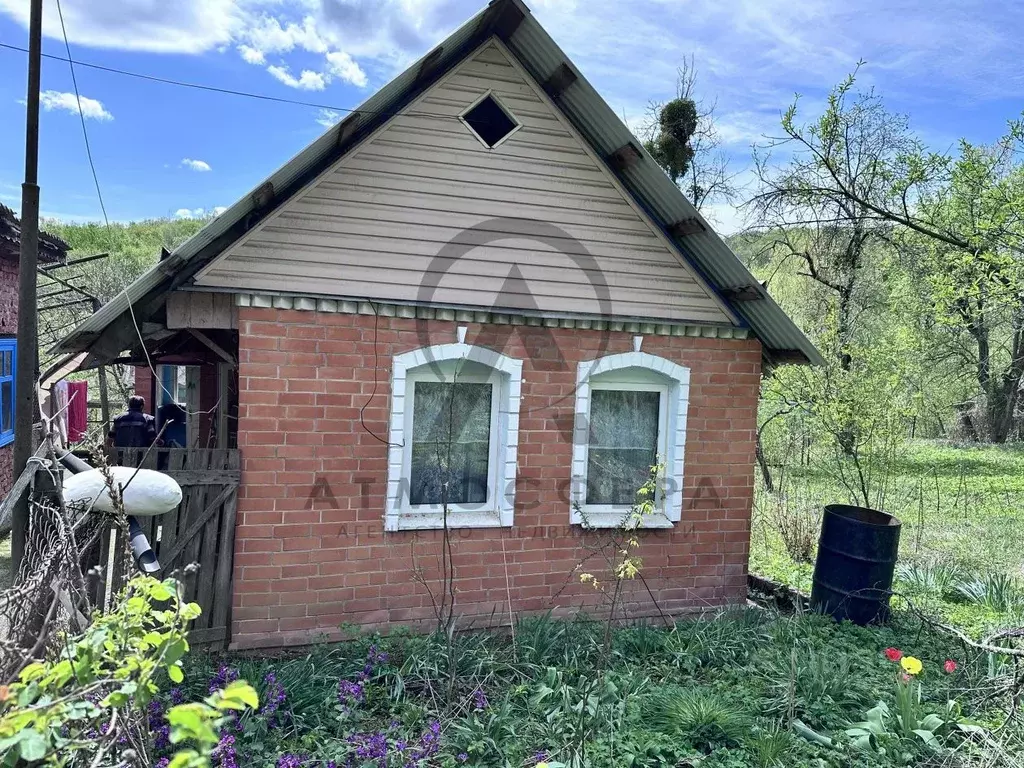 Дом в Краснодарский край, Апшеронский район, Куринское с/пос, пос. ... - Фото 1