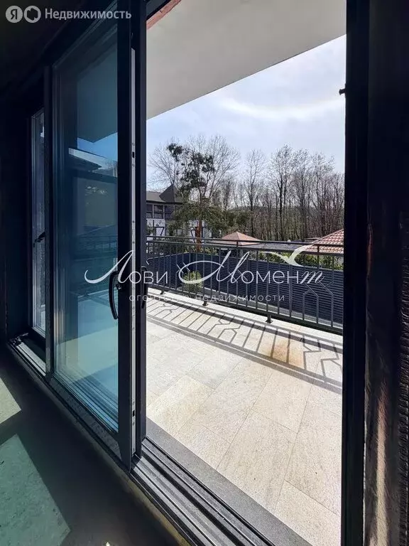 Дом в село Краевско-Армянское, улица Саят-Нова (211 м) - Фото 1