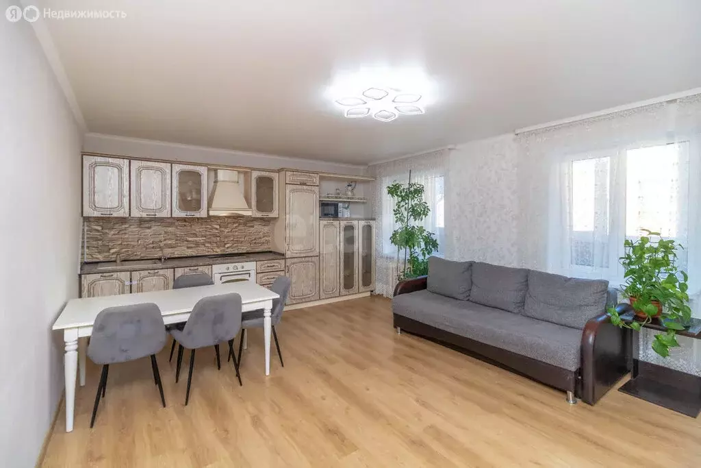 2-комнатная квартира: Тюмень, улица Газовиков, 25к3 (70.2 м) - Фото 1