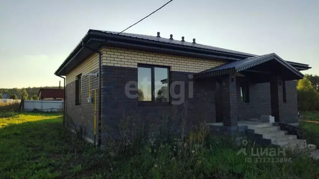 Дом в Башкортостан, Иглинский сельсовет, с. Иглино ул. Руставелли, ... - Фото 0