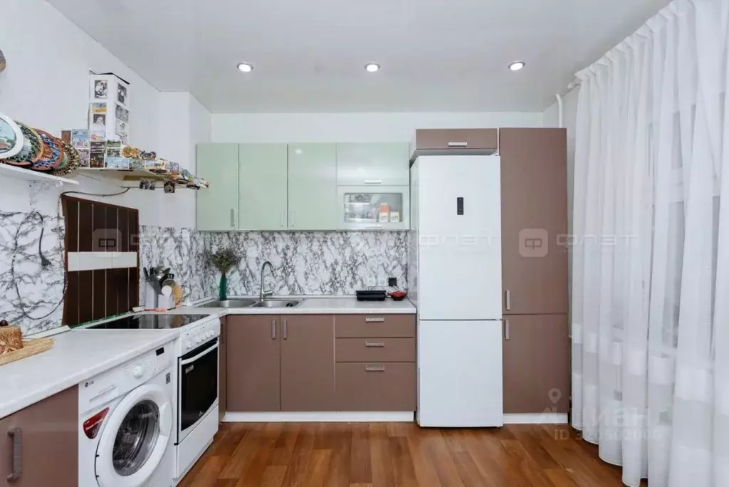 2-к кв. Татарстан, Казань просп. Победы, 100 (71.0 м) - Фото 1