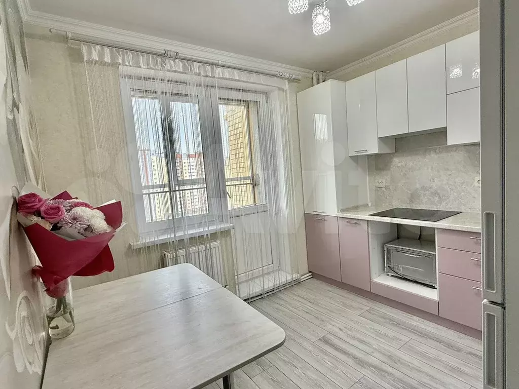 2-к. квартира, 60 м, 8/16 эт. - Фото 0