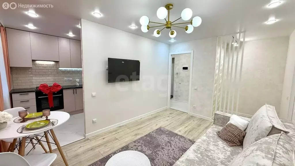2-комнатная квартира: Омск, Иртышская набережная, 42 (44 м) - Фото 0