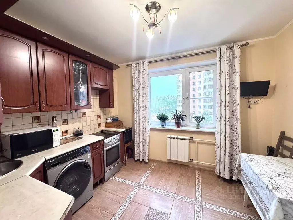 4-к кв. Москва Лукинская ул., 8 (90.8 м) - Фото 1