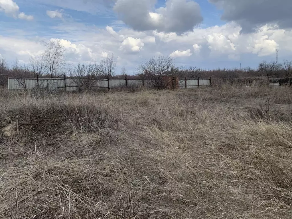 Участок в Саратовская область, Красный Октябрь рп ул. Мелиораторов, 11 ... - Фото 1