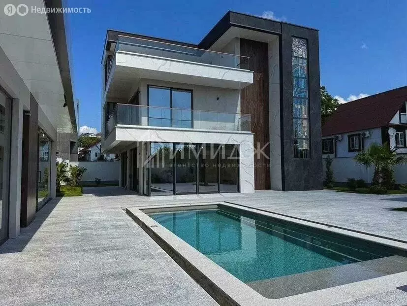 Дом в Сириус, улица Щирова, 28 (300 м) - Фото 1