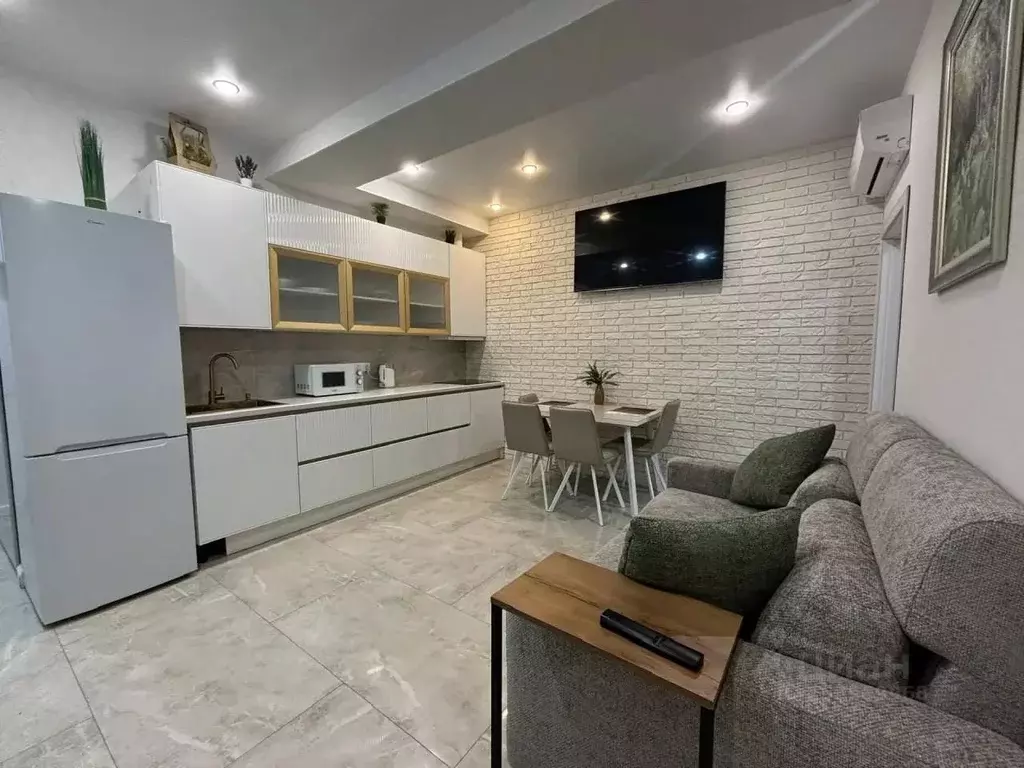 2-к кв. Крым, Ялта Приморский парк имени Гагарина кв-л, 9 (54.0 м) - Фото 1