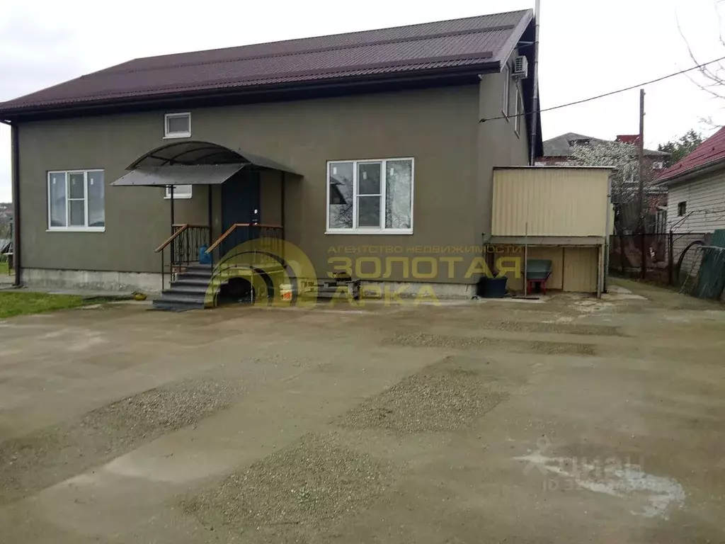 Дом в Краснодарский край, Абинск ул. Дзержинского (200 м) - Фото 1