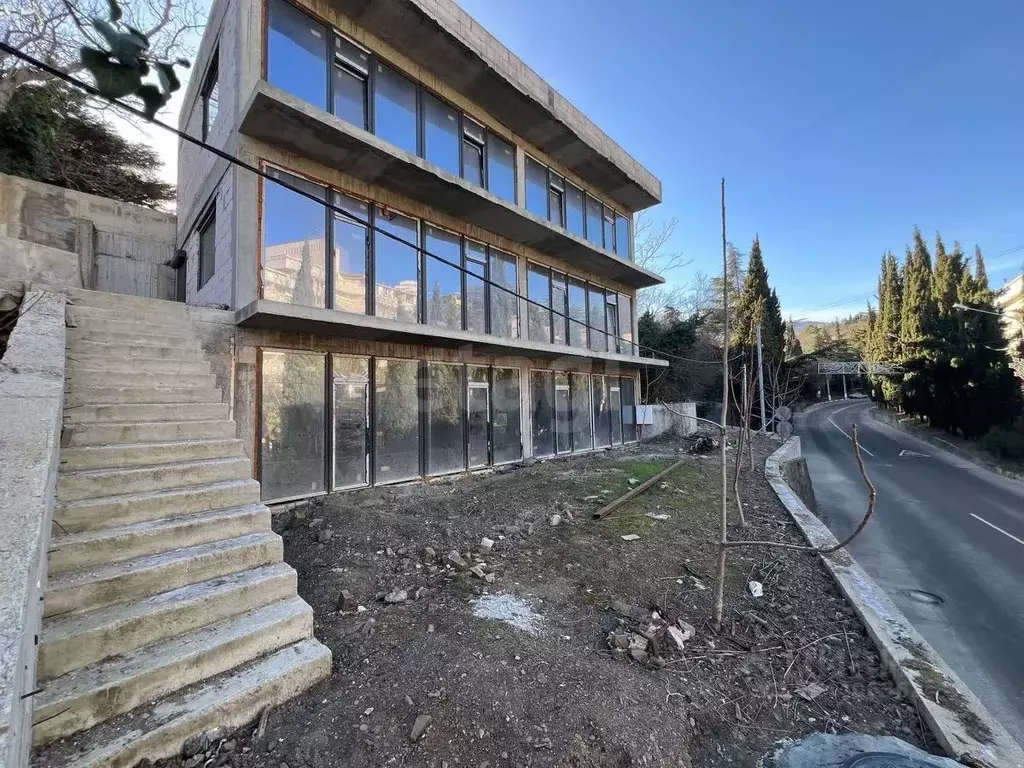 Помещение свободного назначения в Крым, Алушта ул. Комсомольская (244 ... - Фото 1