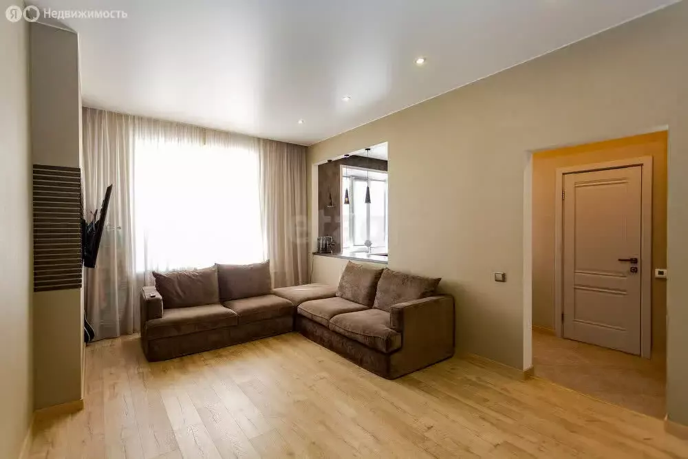 3-комнатная квартира: Новокузнецк, улица Обнорского, 9 (75.5 м) - Фото 1