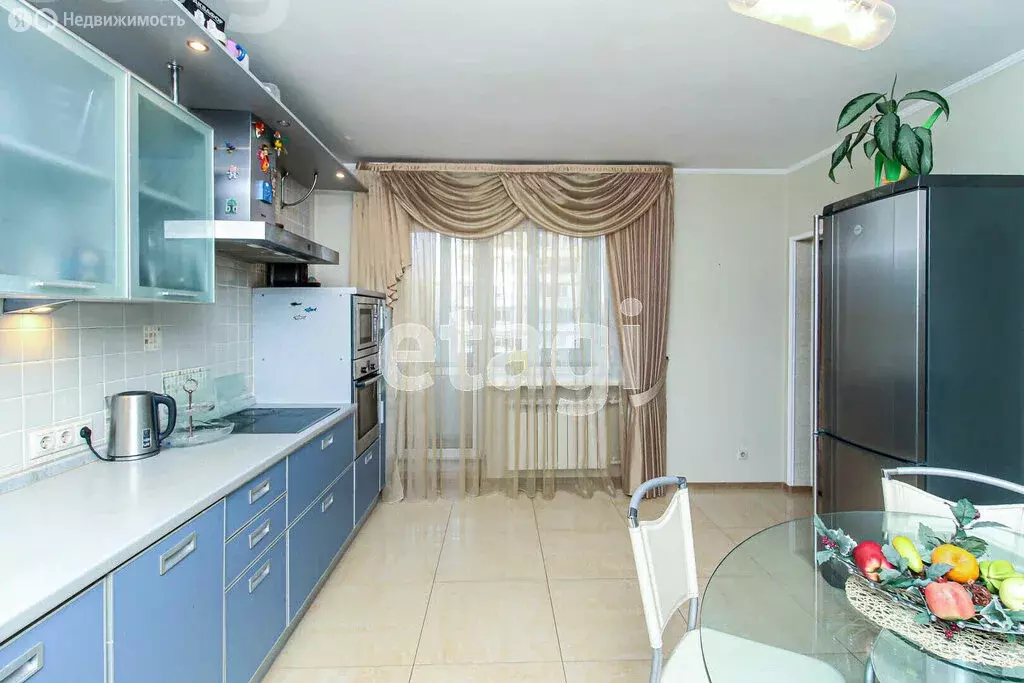 3-комнатная квартира: Тюмень, улица Николая Фёдорова, 6 (108.6 м) - Фото 1