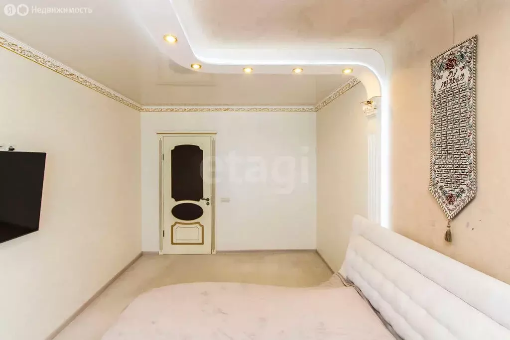 3-комнатная квартира: Тюмень, улица Ю.-Р.Г. Эрвье, 16к1 (73.7 м) - Фото 1