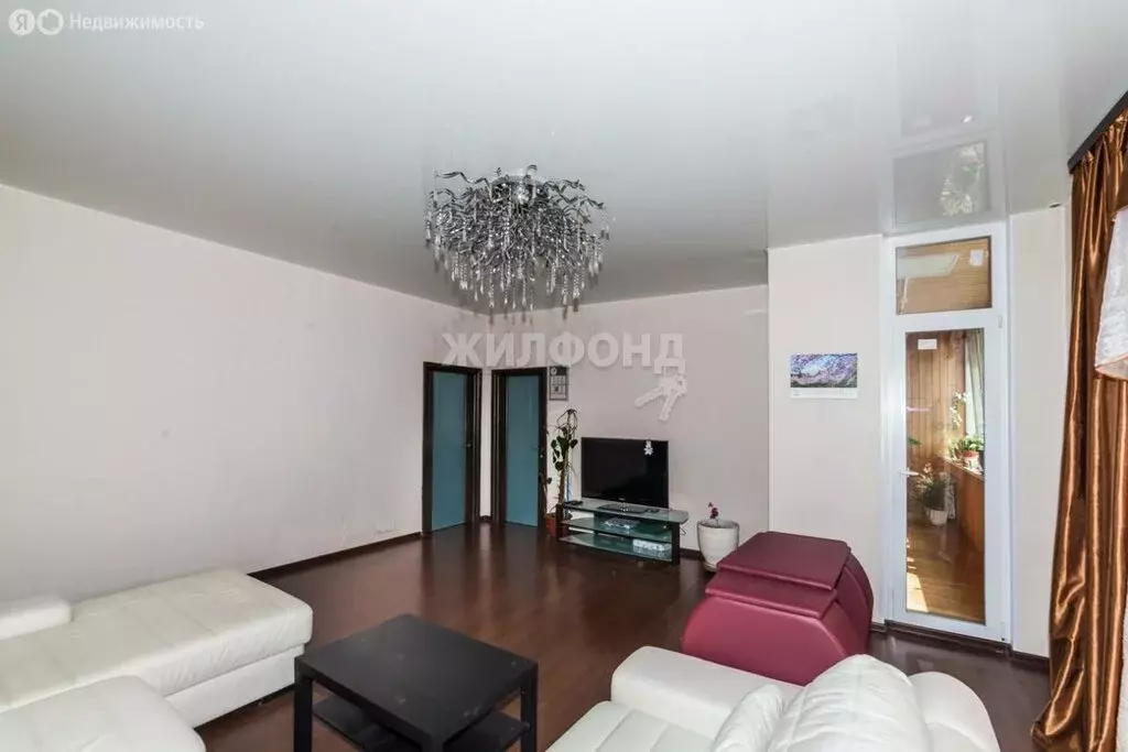 3-комнатная квартира: Новосибирск, улица Державина, 77/2 (120 м) - Фото 1