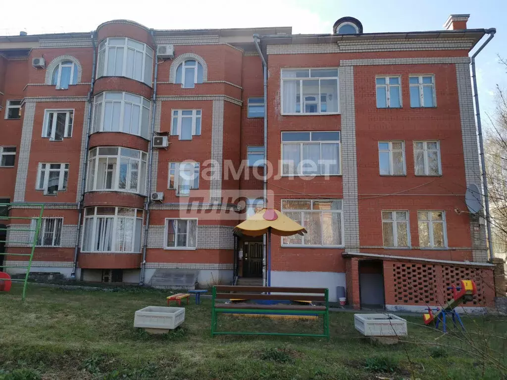 3-комнатная квартира: Киров, улица Молодой Гвардии, 32 (130 м) - Фото 1