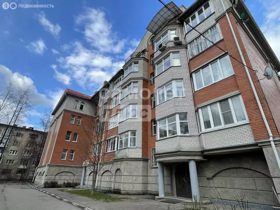 4-комнатная квартира: Смоленск, проспект Гагарина, 6А (188 м) - Фото 1