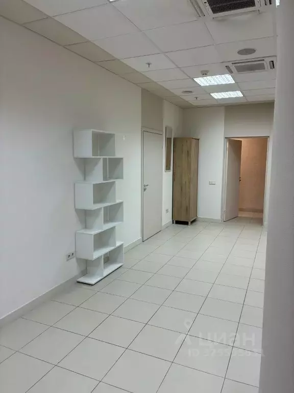 Офис в Свердловская область, Екатеринбург ул. Малышева, 51 (32 м) - Фото 1