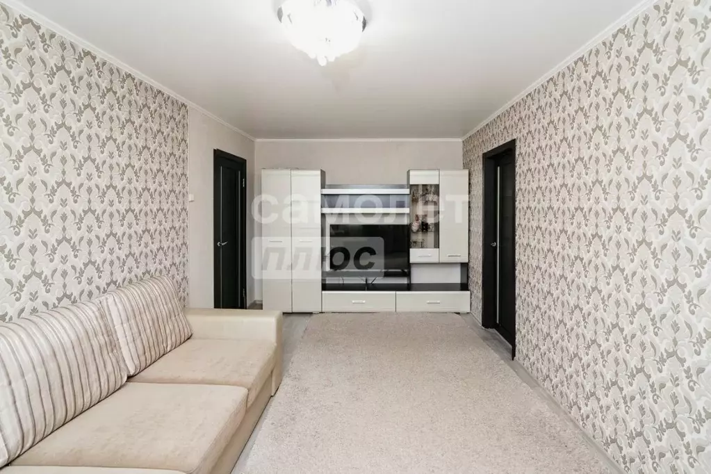 3-к кв. Омская область, Омск Радуга мкр, ул. Жуковского, 31/1 (49.9 м) - Фото 2