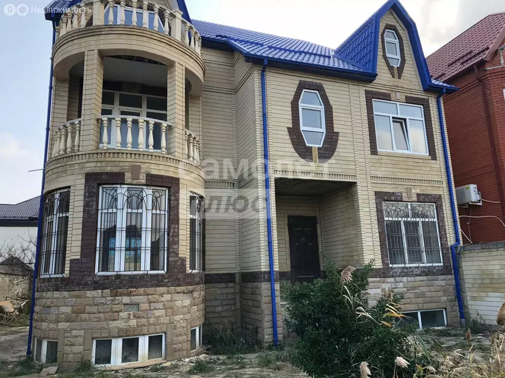 Дом в Махачкала, микрорайон М-5, улица Просвещения, 35 (350 м) - Фото 1