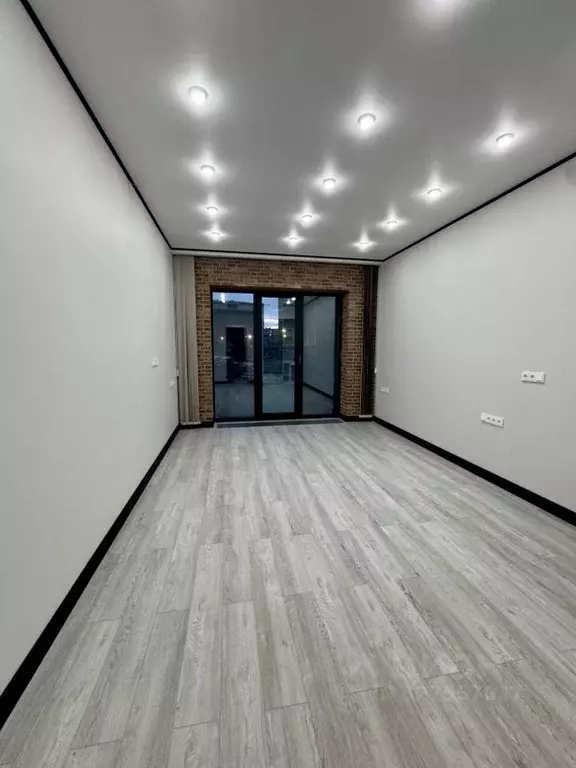 Помещение свободного назначения в Санкт-Петербург наб. Макарова, 58 ... - Фото 1