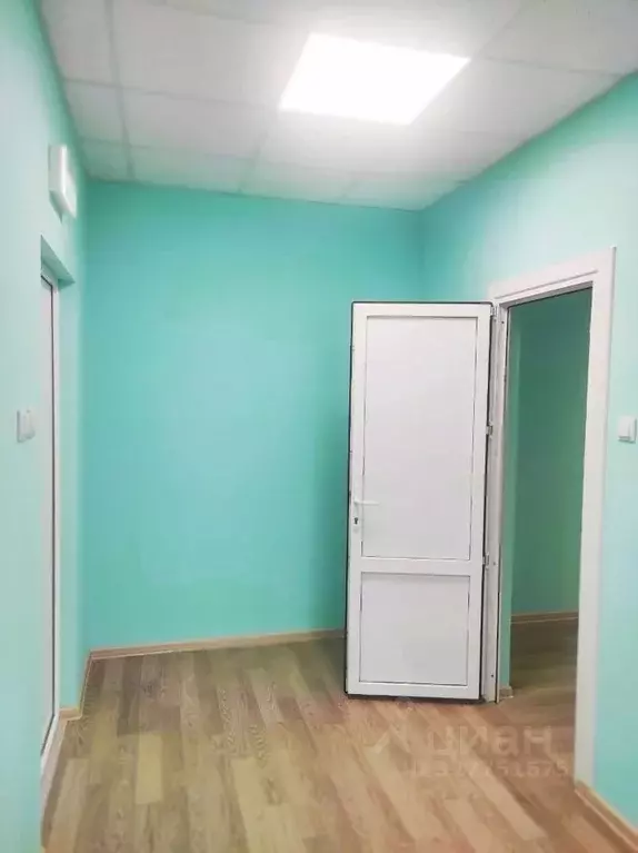 Помещение свободного назначения в Краснодарский край, Абинск ул. ... - Фото 1